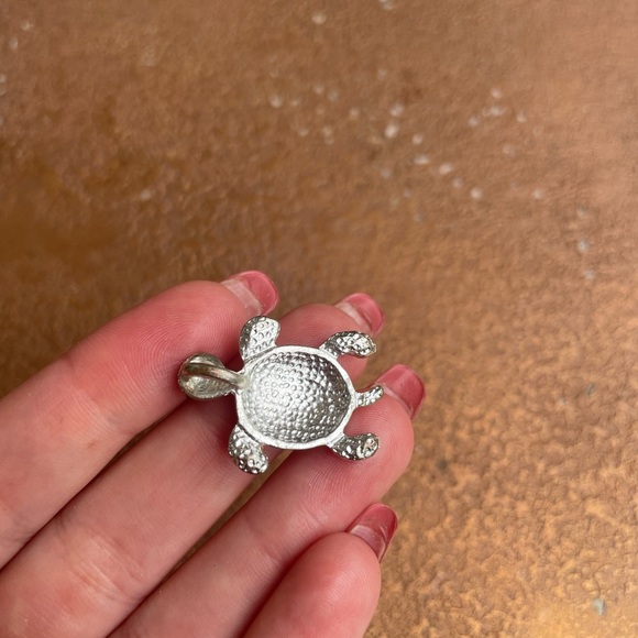 Beautiful Sterling Silver Turtle Charm - Picture 3 of 5